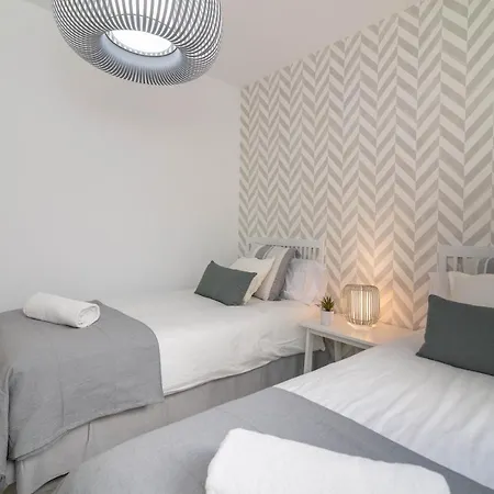 Whispering Palms Apartment *